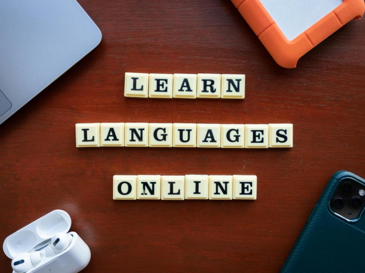 Cómo aprenden idiomas los políglotas (y cómo puedes aplicar sus hábitos al&nbsp;español)